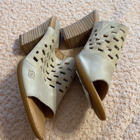 NEW suede Leather Born slip on wedge heel sandals - Picture 2 of 3